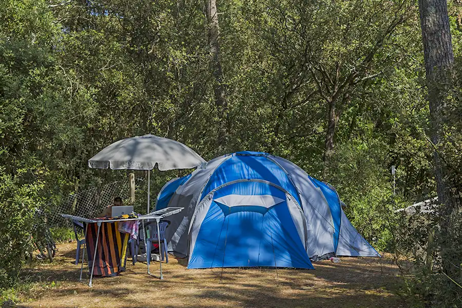 location emplacement tente en finistere